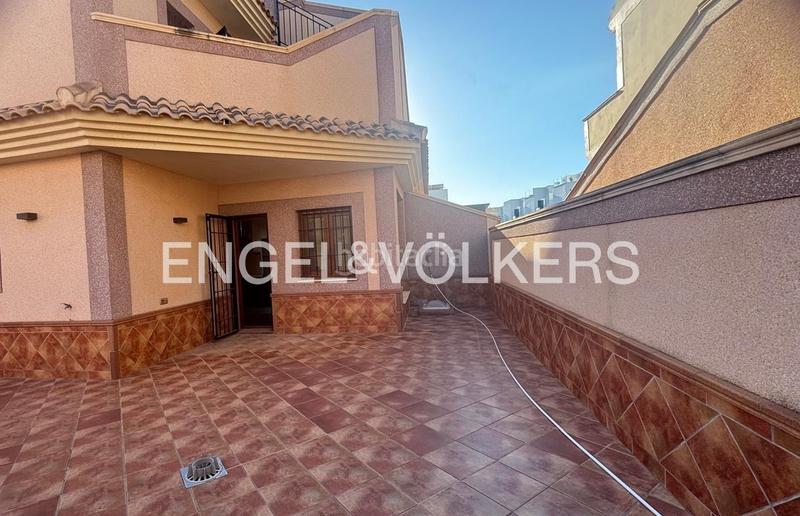 Foto 5fe259f1-89bd-4c12-8097-565472793766. Casa adosada exclusivo dúplex pareado con piscina comunitaria en los balcones, en Torrevieja