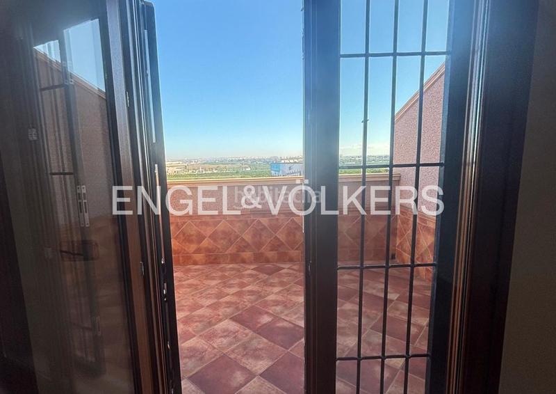 Foto a8986538-3fba-40f4-8b59-243629c67277. Casa adosada exclusivo dúplex pareado con piscina comunitaria en los balcones, en Torrevieja