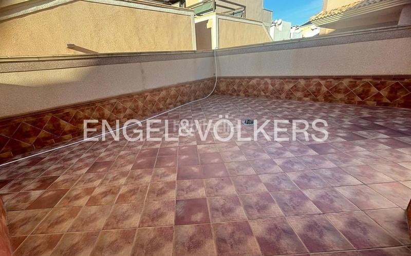 Foto c5a2d828-ef3f-42e9-b3b9-2c15edad3a04. Casa adosada exclusivo dúplex pareado con piscina comunitaria en los balcones, en Torrevieja