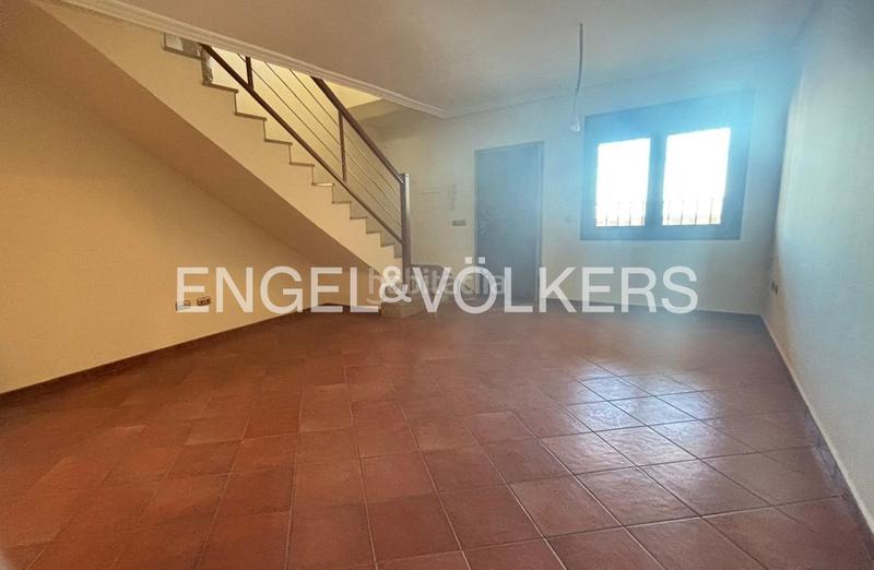 Foto c834c6d1-eb14-4d36-aedd-00e1d3907224. Casa adosada exclusivo dúplex pareado con piscina comunitaria en los balcones, en Torrevieja