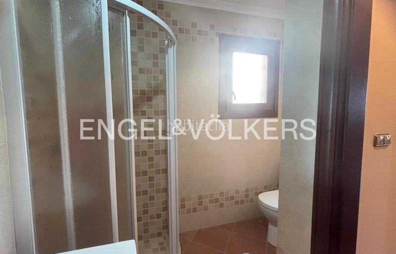 Foto c99d65f8-16ca-46ba-bb16-275db4456646. Casa adosada exclusivo dúplex pareado con piscina comunitaria en los balcones, en Torrevieja