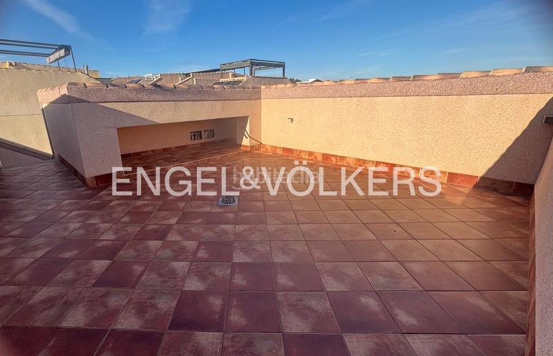 Foto fb2a4f59-7c9d-4360-99de-a039f0a42f9d. Casa adosada exclusivo dúplex pareado con piscina comunitaria en los balcones, en Torrevieja