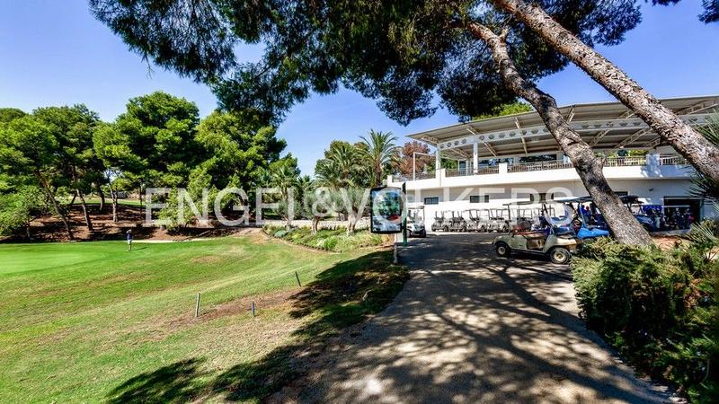 Foto 375ef928-c690-4bb1-a231-df5d08caebe2. Casa con riscaldamento parcheggio piscina in Los Almendros Orihuela