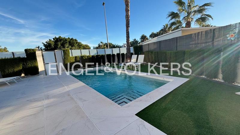 Foto 601875b0-f8f1-4a78-943d-cb44f87c34d2. Haus mit heizung parking pool in Los Almendros Orihuela