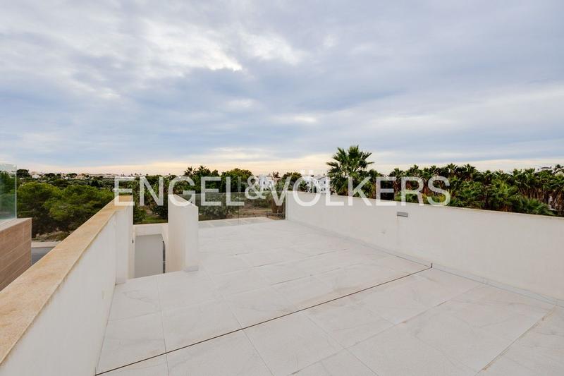 Foto 9bba6ff1-24fa-4bd9-9b51-719270886e5c. Casa con riscaldamento parcheggio piscina in Los Almendros Orihuela