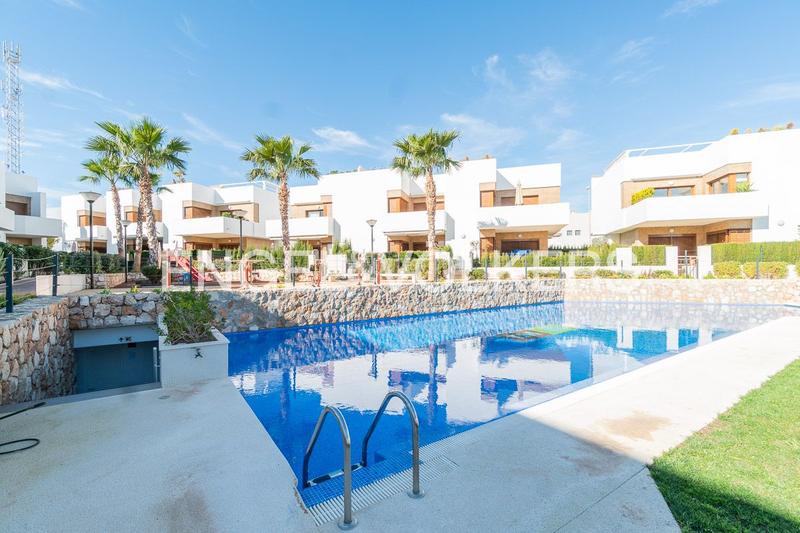 Foto 01ebd124-d024-4c98-b9b3-bc5da556aaf8. Apartment with heating parking pool in La Zenia Orihuela