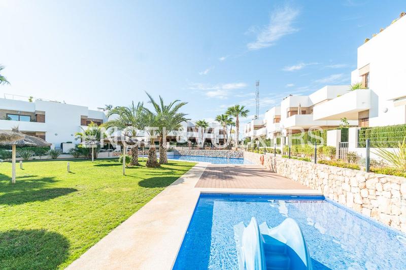 Foto 1453f398-c1e3-4ce8-abaa-81e45a8f1f6f. Apartment with heating parking pool in La Zenia Orihuela