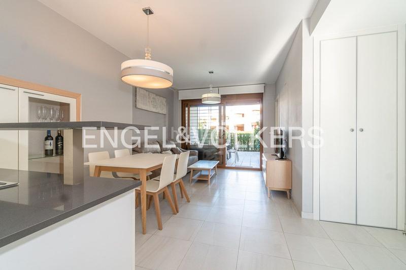 Foto 1f6419df-6c6e-4e31-bf2c-05324b0cded8. Apartment with heating parking pool in La Zenia Orihuela