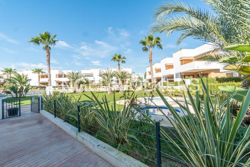 Foto 5b986b08-820a-4166-bff7-0b15b1fd8a18. Apartment with heating parking pool in La Zenia Orihuela