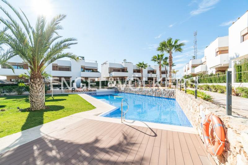 Foto c8e81432-e7b6-40c2-99c0-a56f11c85343. Apartment with heating parking pool in La Zenia Orihuela