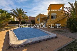 Casale in Veneziola. Casa con embarcadero porpio en la manga