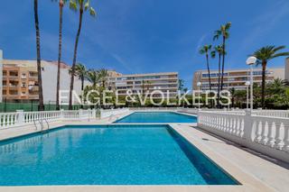 Appartement à Zona Playa de los Locos. Apartamento de 227 m en la urbanización el palmeral en primera l