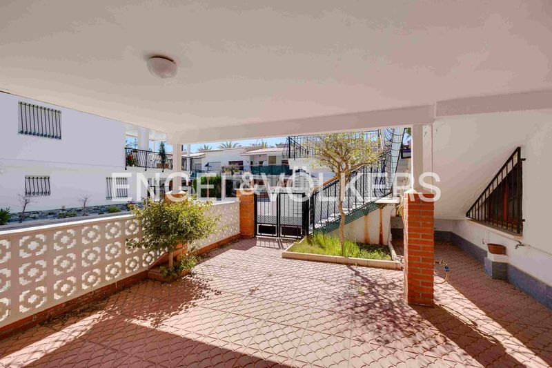 Foto 099f7293-8dd7-4139-bd7a-09e24235bd3c. Casa amb calefacció aparcament a Campoamor Orihuela