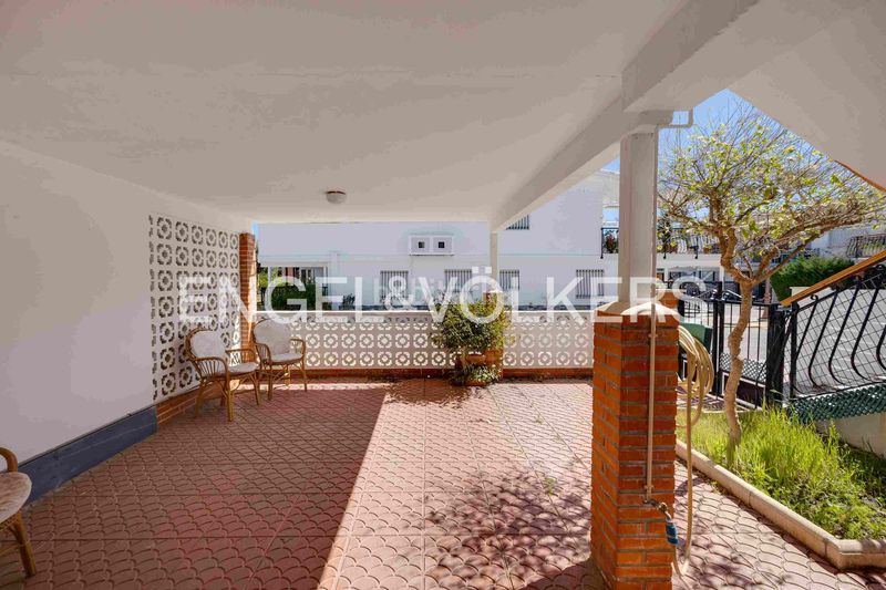 Foto 300f61c2-d837-441a-9467-f1a5719a478d. Casa amb calefacció aparcament a Campoamor Orihuela