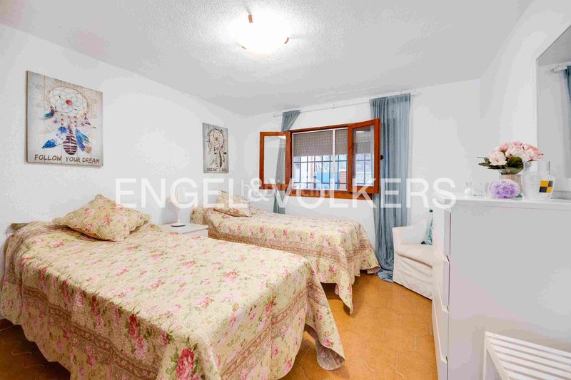 Foto 3887d808-3413-42b8-8157-ed958a3b5bd2. Casa amb calefacció aparcament a Campoamor Orihuela