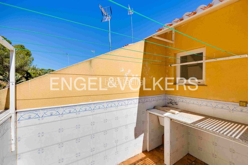 Foto 3a6660ff-d0b5-4484-9330-38fbcfa917da. Casa amb calefacció aparcament a Campoamor Orihuela