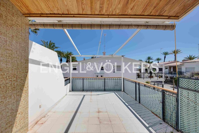 Foto 508a5d1b-17c0-4d8a-a899-b8d84e656733. Casa amb calefacció aparcament a Campoamor Orihuela