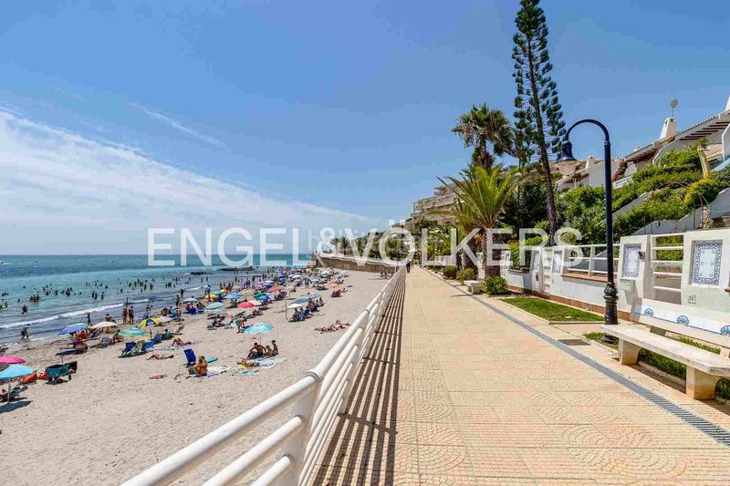 Foto 51b0000c-bf1a-4745-b759-0f14a9dec9fd. Casa amb calefacció aparcament a Campoamor Orihuela