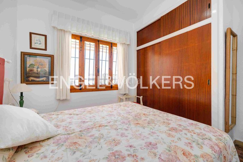 Foto a3a35f99-fc66-45d3-8839-c8959835af9c. Casa amb calefacció aparcament a Campoamor Orihuela