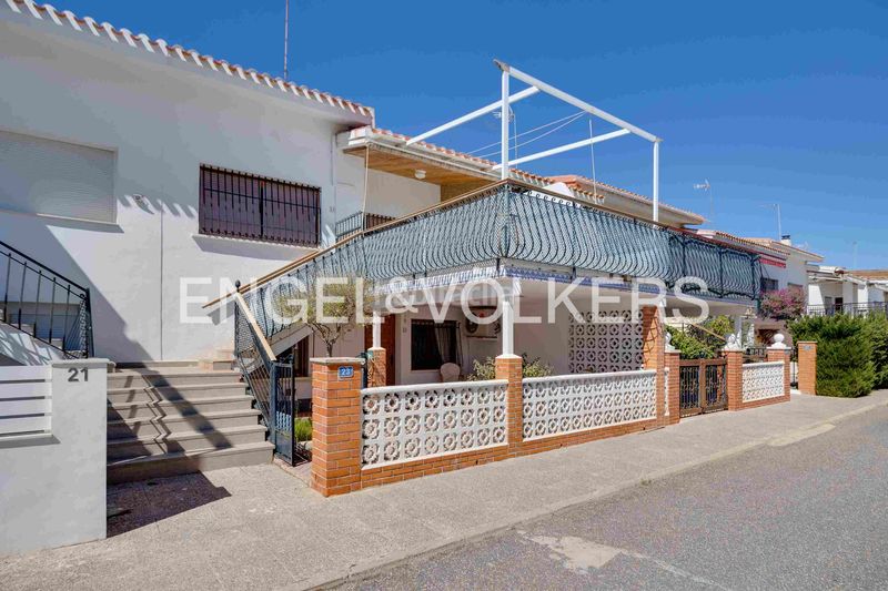 Foto a5f32f15-607c-4493-be57-8824b6ab6329. Casa amb calefacció aparcament a Campoamor Orihuela