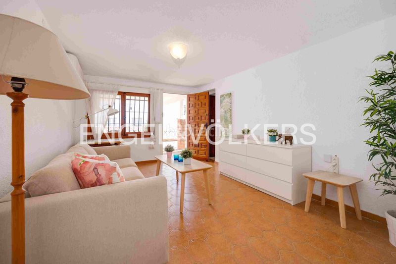 Foto af0a609d-f0a6-4b85-baf9-6c7834db736c. Casa amb calefacció aparcament a Campoamor Orihuela