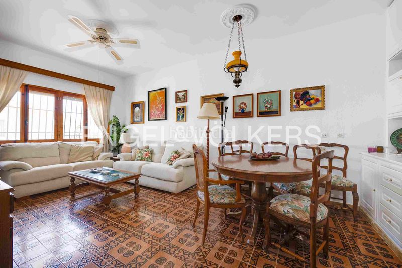 Foto c917cbae-dc1d-47d0-87c2-8caacf836bf1. Casa amb calefacció aparcament a Campoamor Orihuela