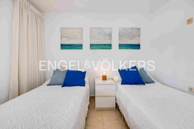 Foto ca25b7e1-2f0f-4fd7-b32f-29b72252f996. Casa amb calefacció aparcament a Campoamor Orihuela