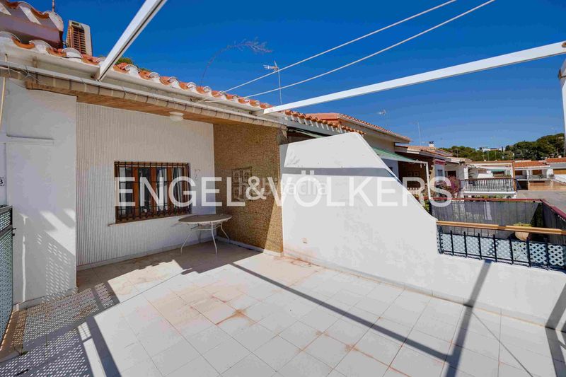 Foto ef2466b8-90e7-4b37-beb2-b33830cb517c. Casa amb calefacció aparcament a Campoamor Orihuela