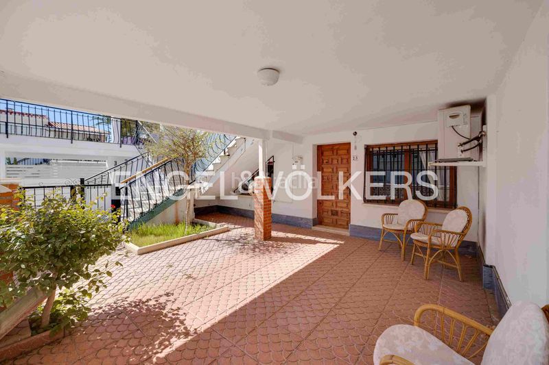 Foto f37b718d-e5f0-4608-a242-7795cafe6f64. Casa amb calefacció aparcament a Campoamor Orihuela