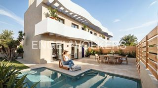 Appartement in Los Peñascos-El Salero-Los Imbernones. Bungalows de obra nueva con piscina privada en san pedro del pin