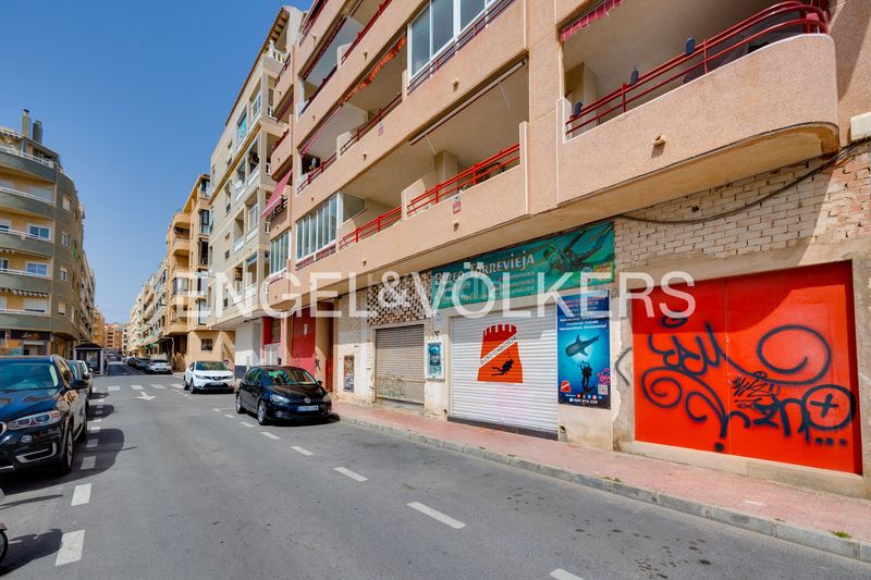 Foto 1dc71f1b-be4b-4318-927f-a1be6f287eea. Pis amb calefacció aparcament a Zona Playa del Cura Torrevieja