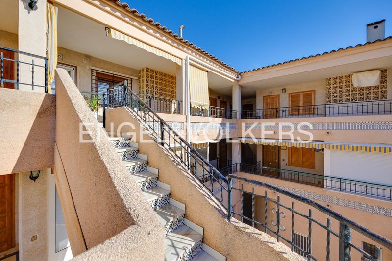 Foto 6d2d405a-b593-42ec-94dd-8258babea329. Àtic amb calefacció a Playa de los Náufragos Torrevieja