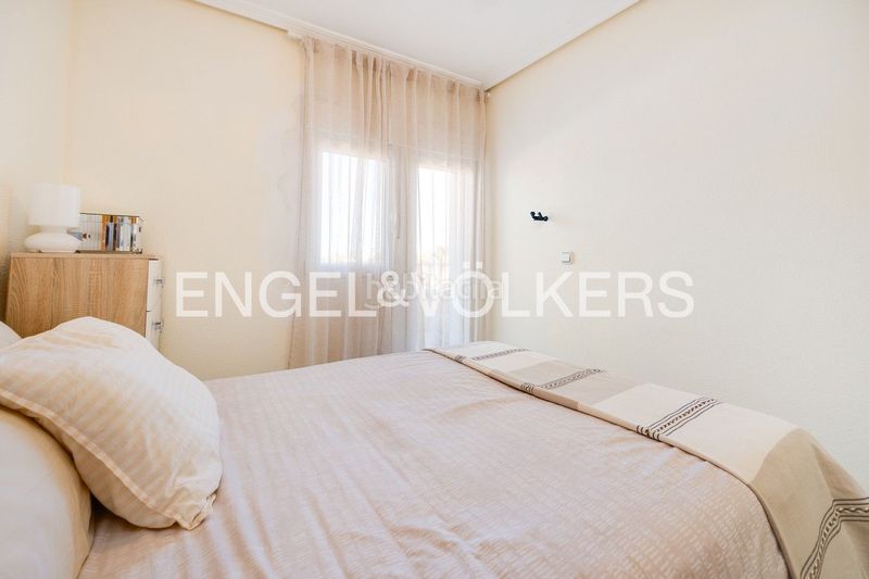 Foto 74b5fcc5-a83c-43a0-96a9-1a89392eb006. Àtic amb calefacció a Playa de los Náufragos Torrevieja