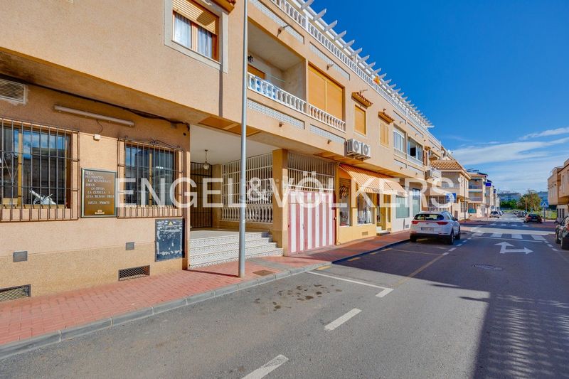 Foto 9907df9d-091f-4cfa-abf4-3b5fec41a6eb. Àtic amb calefacció a Playa de los Náufragos Torrevieja