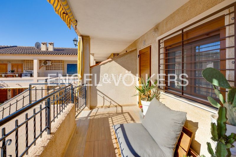 Foto a144b40e-b47a-458f-a320-4b09d2d2e39e. Àtic amb calefacció a Playa de los Náufragos Torrevieja