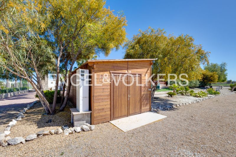 Foto 17b3f90c-bf0c-4160-8f0c-c1208d4c7853. Casa amb calefacció aparcament piscina a Daya Vieja