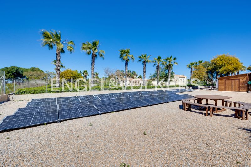 Foto 383b7954-0e17-40b6-9866-baa924823eeb. Casa amb calefacció aparcament piscina a Daya Vieja