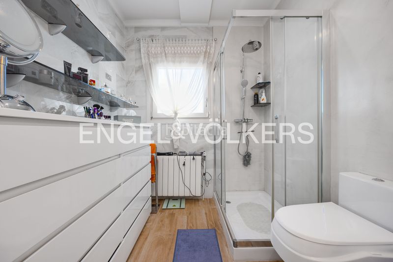 Foto 49405361-1ca4-4f19-85c3-884bda25ab9b. Casa amb calefacció aparcament piscina a Daya Vieja