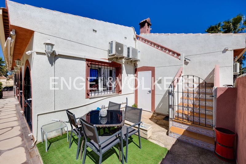 Foto 4ef20738-1195-42a2-a55d-a6861e1d936d. Casa amb calefacció aparcament piscina a Daya Vieja