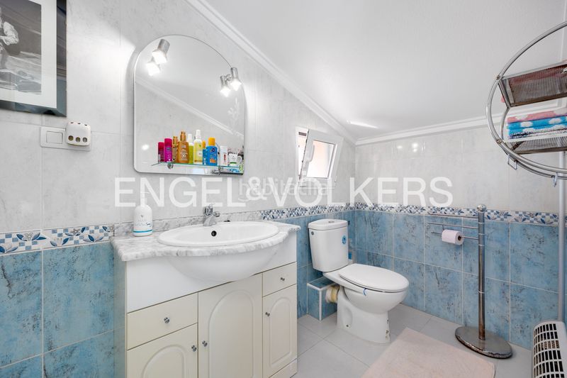 Foto 4f486357-5654-4de2-8165-3e51bf8a4464. Casa amb calefacció aparcament piscina a Daya Vieja