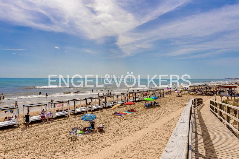 Foto 932baecb-a6e1-4c12-8a40-7cecbae4f621. Casa amb calefacció aparcament piscina a Daya Vieja