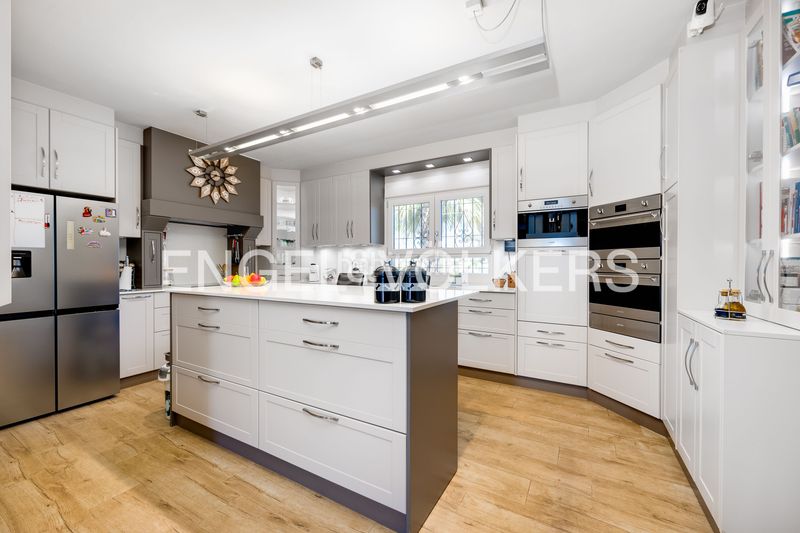 Foto abcbc089-435c-4def-8fd5-1098a5f3b6a0. Casa amb calefacció aparcament piscina a Daya Vieja