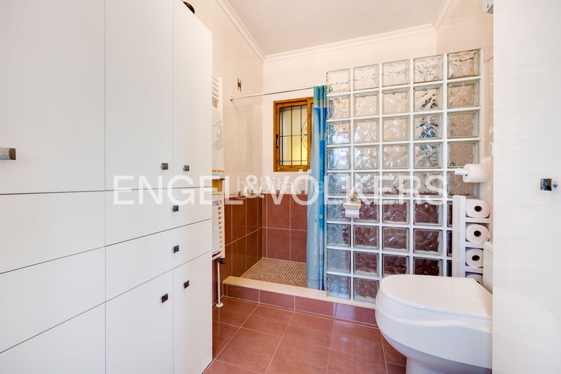 Foto b9e18aba-0823-4096-a20b-f73f8dadb28d. Casa amb calefacció aparcament piscina a Daya Vieja