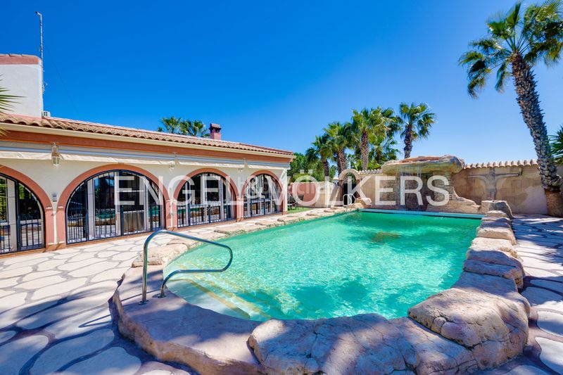 Foto cc7cb0b4-9a8e-424d-a9db-ed649342b84e. Casa amb calefacció aparcament piscina a Daya Vieja