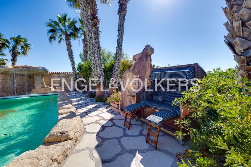 Foto d70377a7-3af1-4c6e-ad22-a3e40362be22. Casa amb calefacció aparcament piscina a Daya Vieja