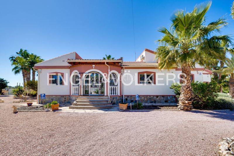 Foto e7245327-153e-4ba2-bf88-ac7d460f733a. Casa amb calefacció aparcament piscina a Daya Vieja