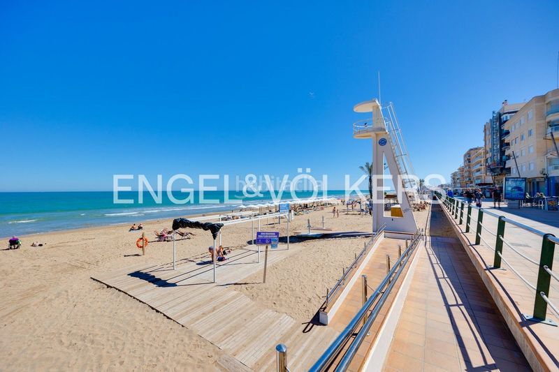 Foto df7e8615-6b29-464d-ad0e-8509a245b5c5. Flat with heating parking pool in Puerto Deportivo Guardamar del Segura