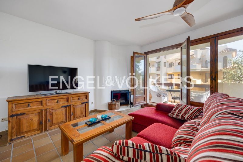 Foto 1286e2c9-9edb-40c2-a273-a033d1fcf751. Flat with heating parking pool in Punta Prima Torrevieja