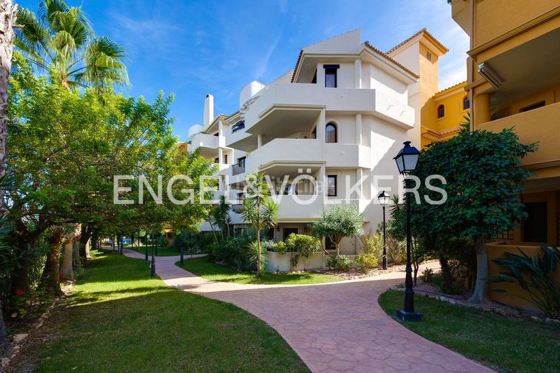 Foto 69816416-63a8-432b-93c2-92d5e77f5f00. Flat with heating parking pool in Punta Prima Torrevieja