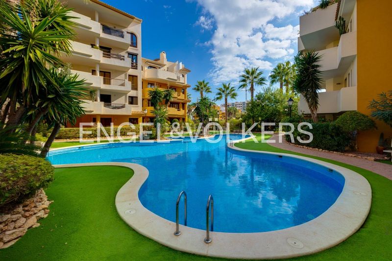 Foto 752c9b85-5b50-47cc-8be2-55995959213f. Flat with heating parking pool in Punta Prima Torrevieja